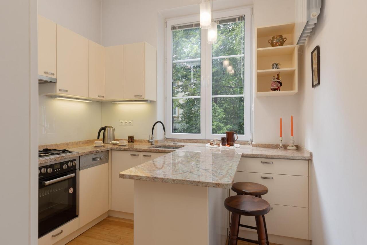 Warsaw New Town Square Apartment For 5 Guests By Noclegi Renters Ngoại thất bức ảnh