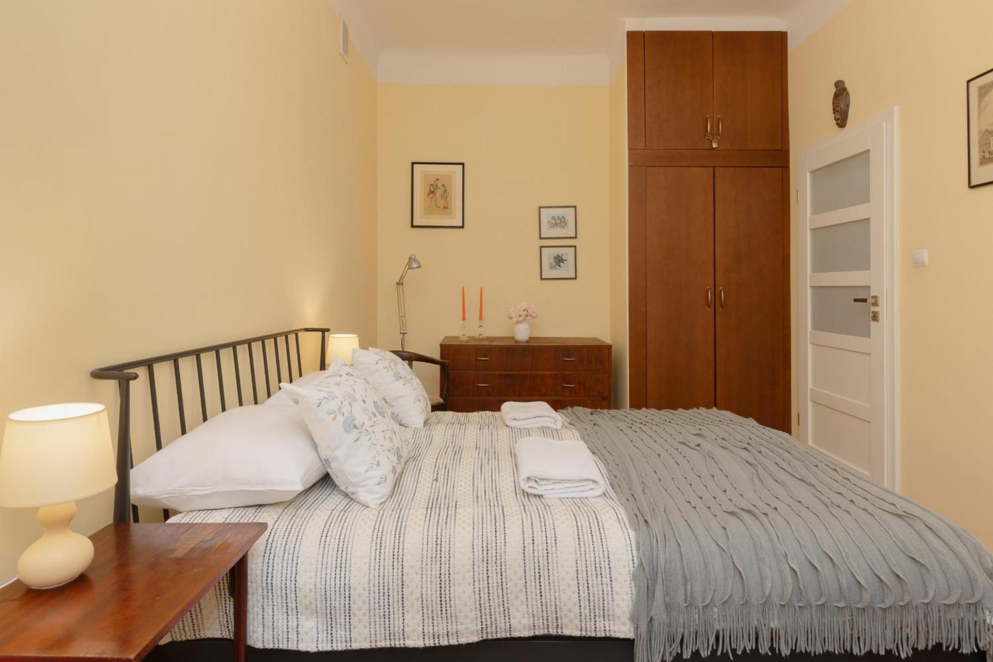 Warsaw New Town Square Apartment For 5 Guests By Noclegi Renters Ngoại thất bức ảnh